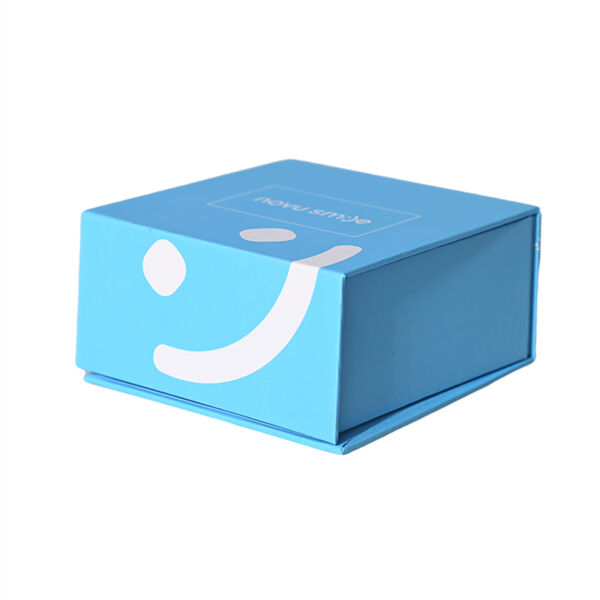 Compact and easy-to-store packaging solution for shipping and storage