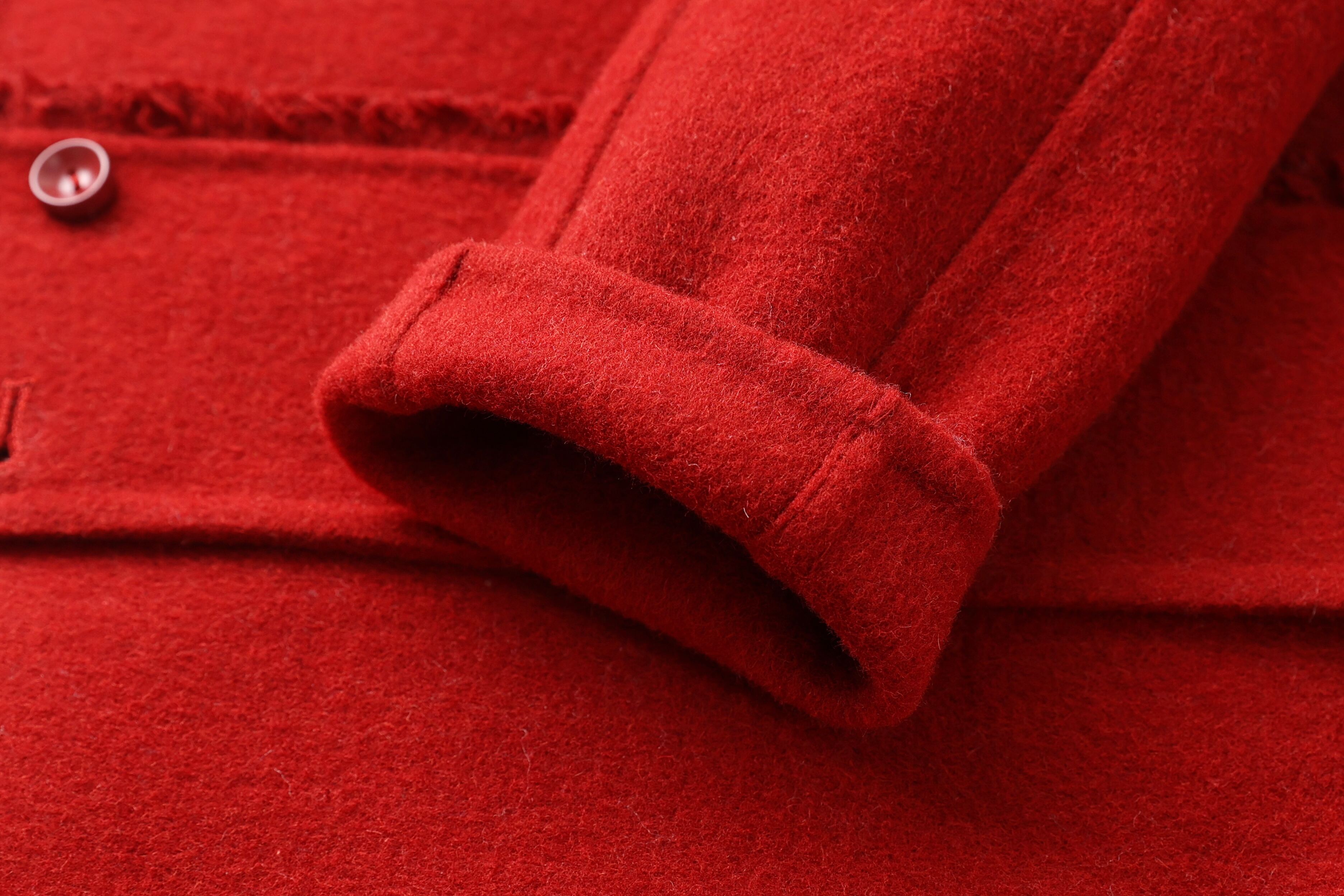 Elegant Women's Winter Quilted Wool Coat with Double-Breasted Closure and Fur Logo Decoration New Collection Ground Color details