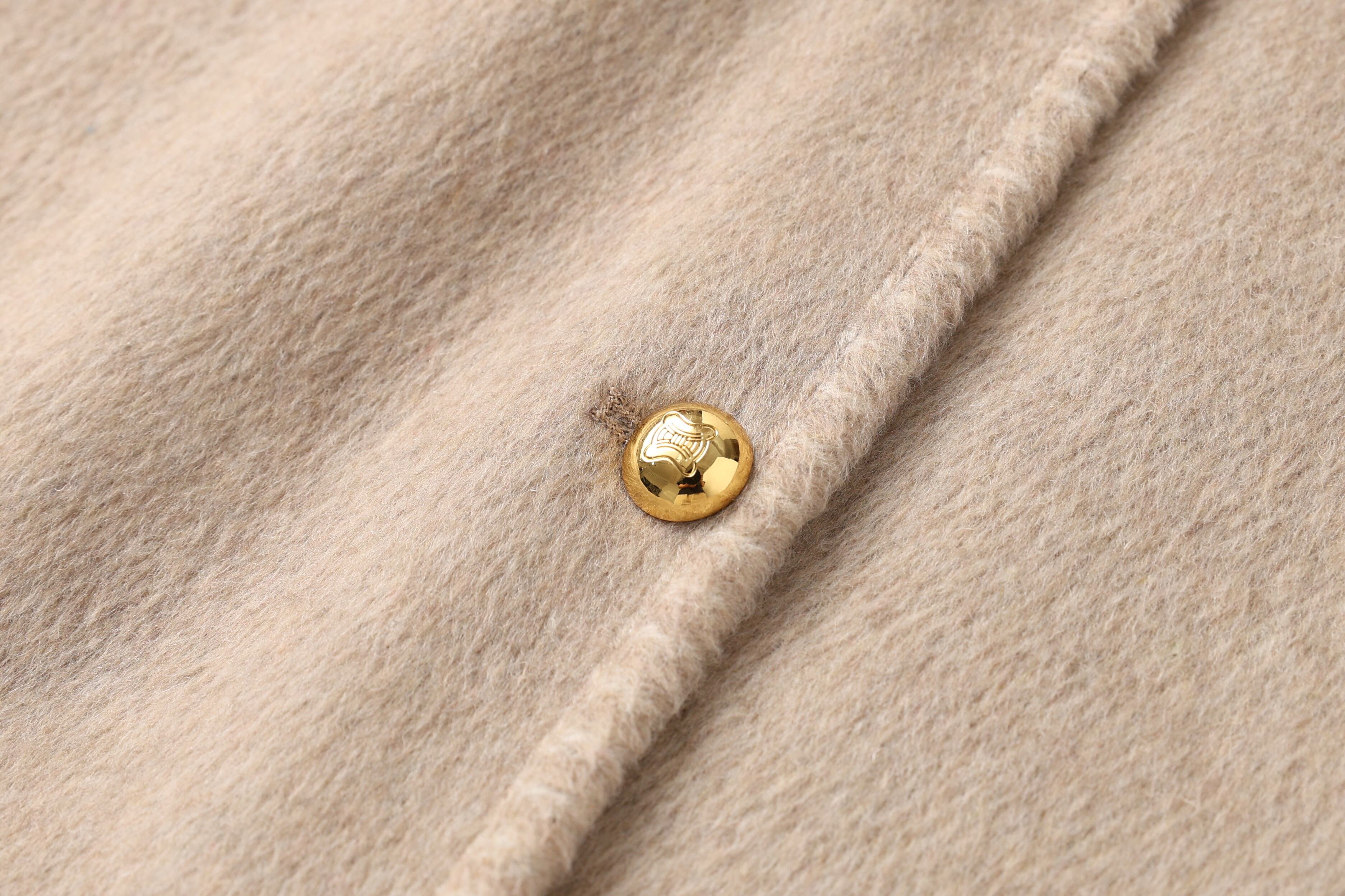 Elegant Women's Long Winter Quilted Wool Coat with Double-Breasted Cashmere Closure Logo Decoration Ground Color-New Collection manufacture