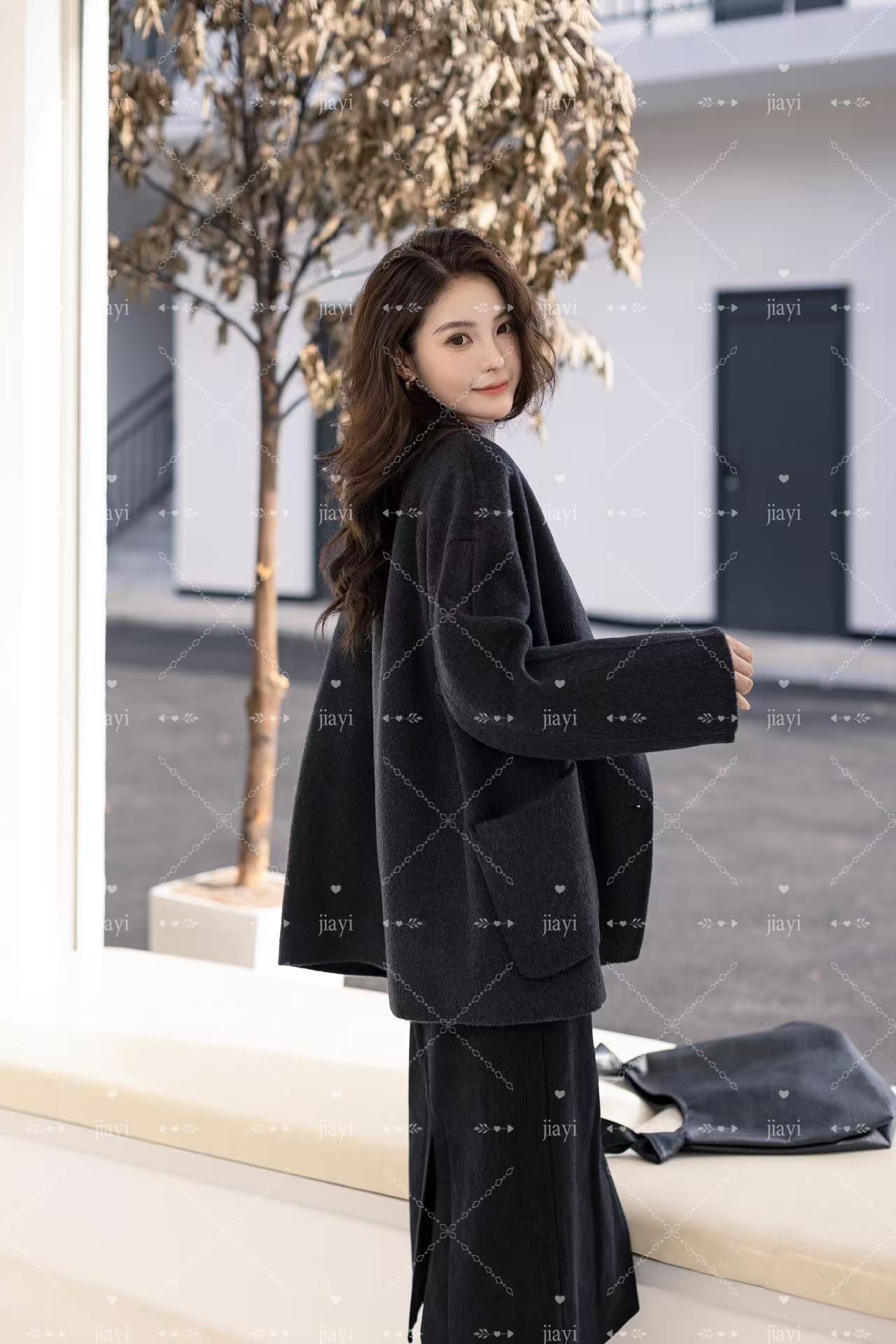 Elegant Women's Winter Quilted Wool Coat with Cashmere Closure Logo Decoration Ground Color New Collection supplier