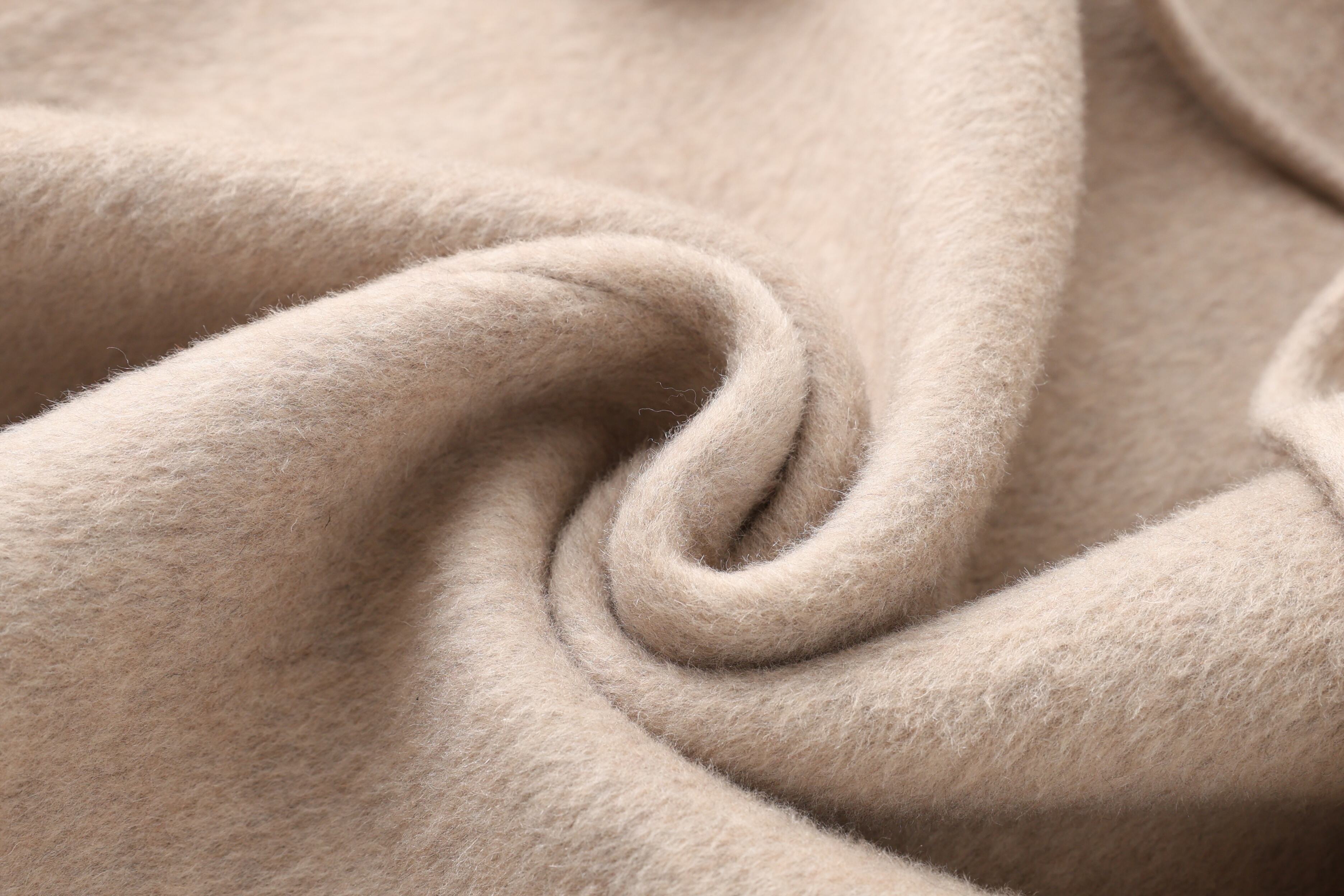 Soft Gentle Stand - Collar Wool Coat, Waist - Tied Figure - Flattering Mid - Length Woolen Overcoat details