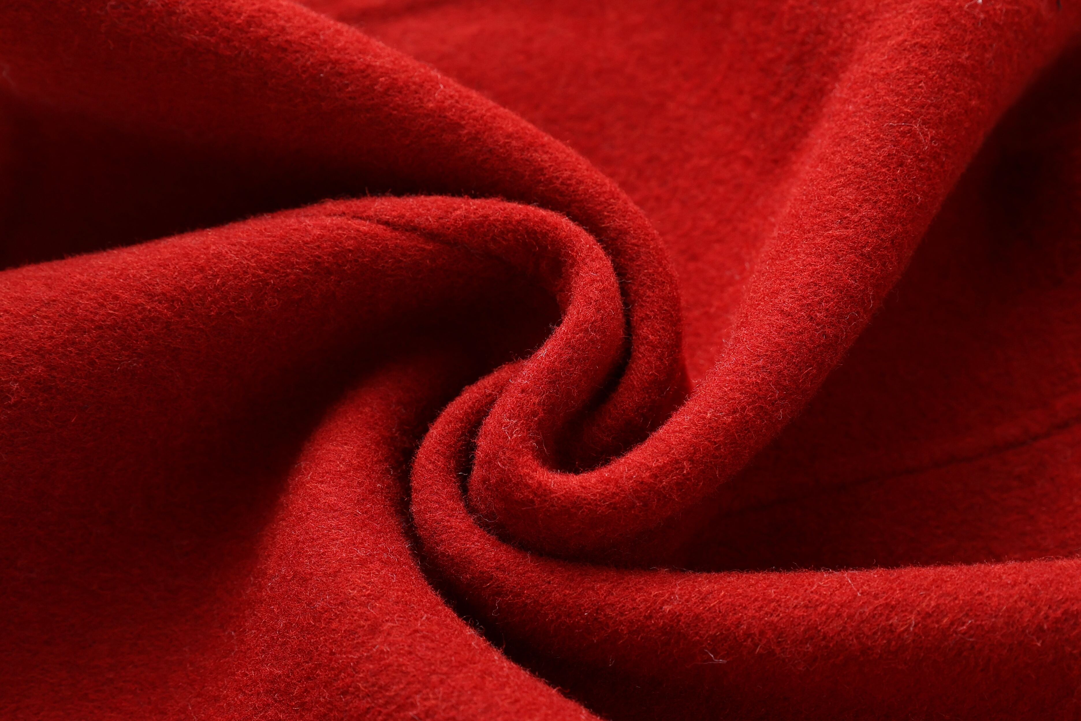 Elegant Women's Winter Quilted Wool Coat with Double-Breasted Closure and Fur Logo Decoration New Collection Ground Color details