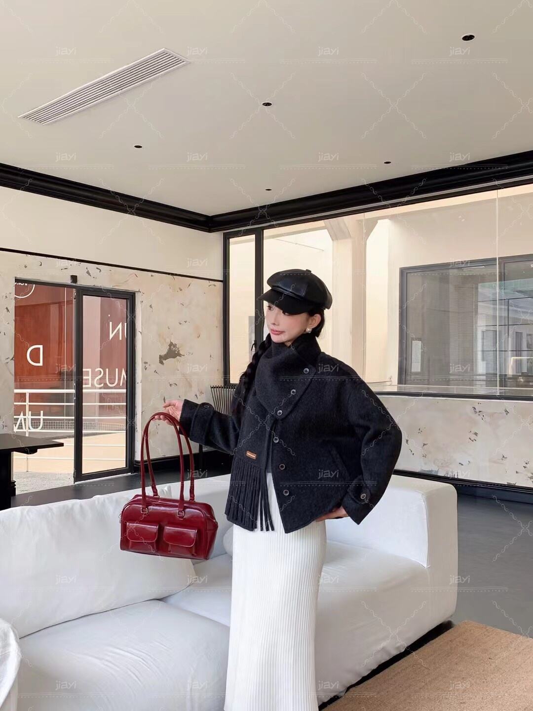 Luxurious Handcrafted Women's Double-Sided Wool Coat Custom-Made Winter Jacket Single-Button Design Fur Scarf details