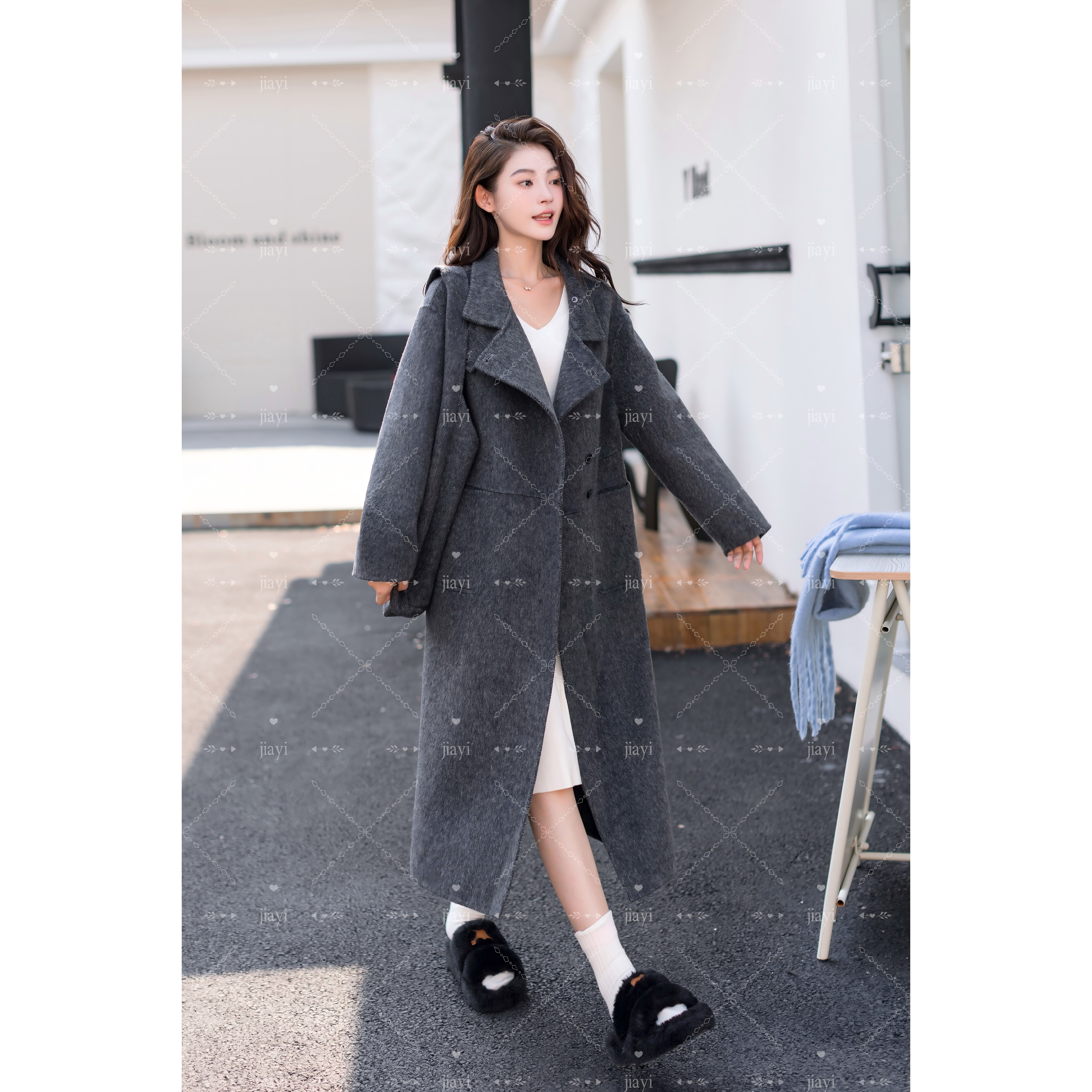 Women's Oversize Wool Coat with Logo Decoration Autumn Winter Outerwear Solid Plain Dyed Leather Cashmere Filled Long Overcoat supplier
