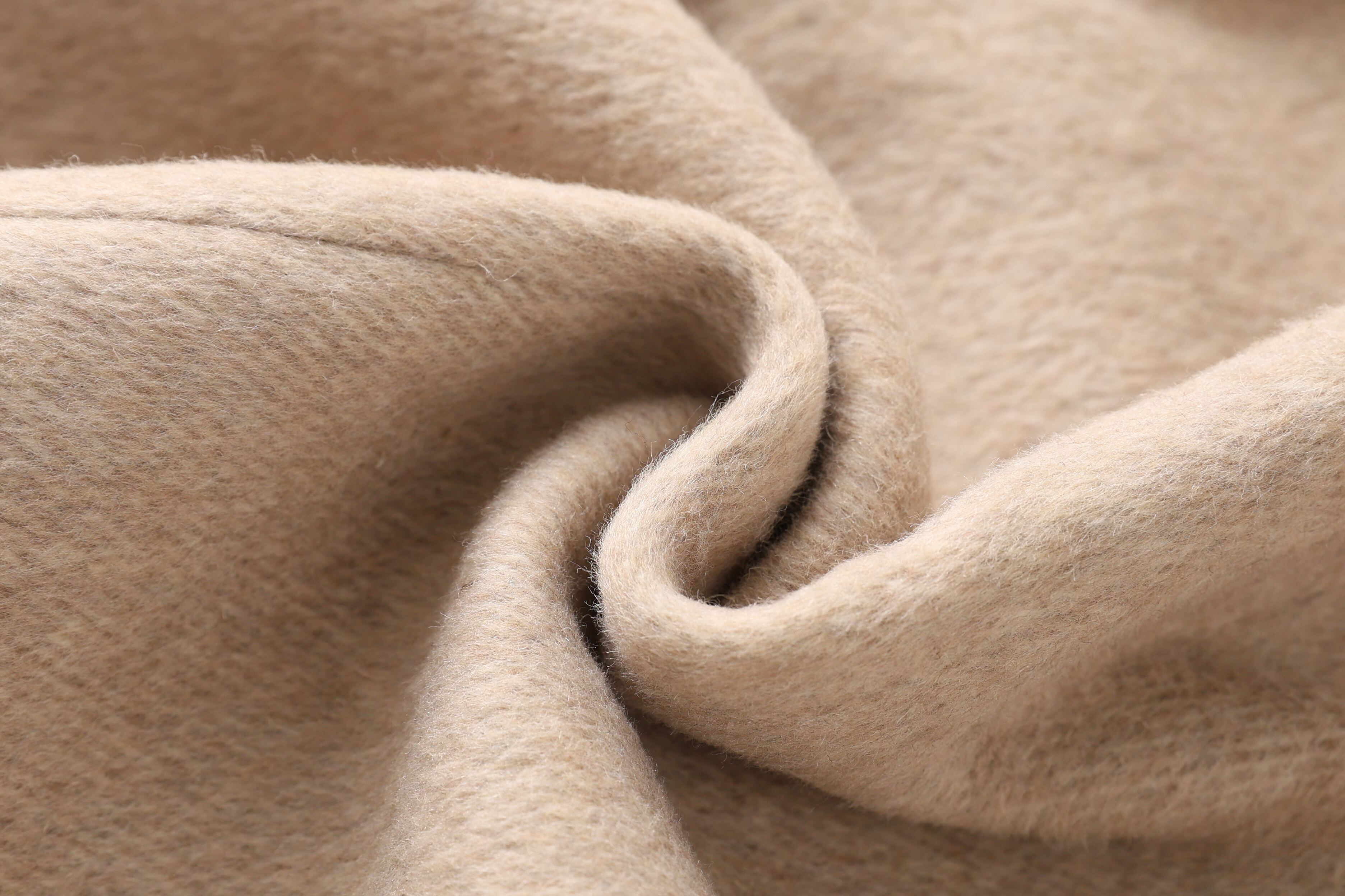 Elegant Women's Long Winter Quilted Wool Coat with Double-Breasted Cashmere Closure Logo Decoration Ground Color-New Collection manufacture