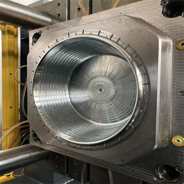 The environmental impact of plastic injection molding factories