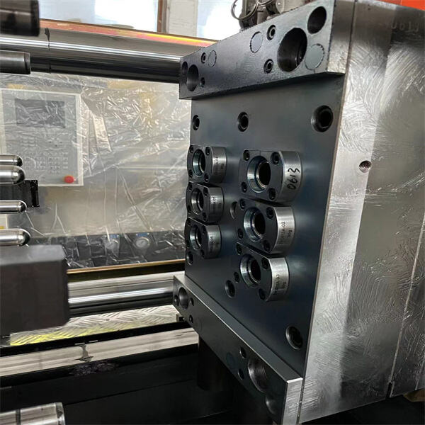 Understanding the process of preform injection molding