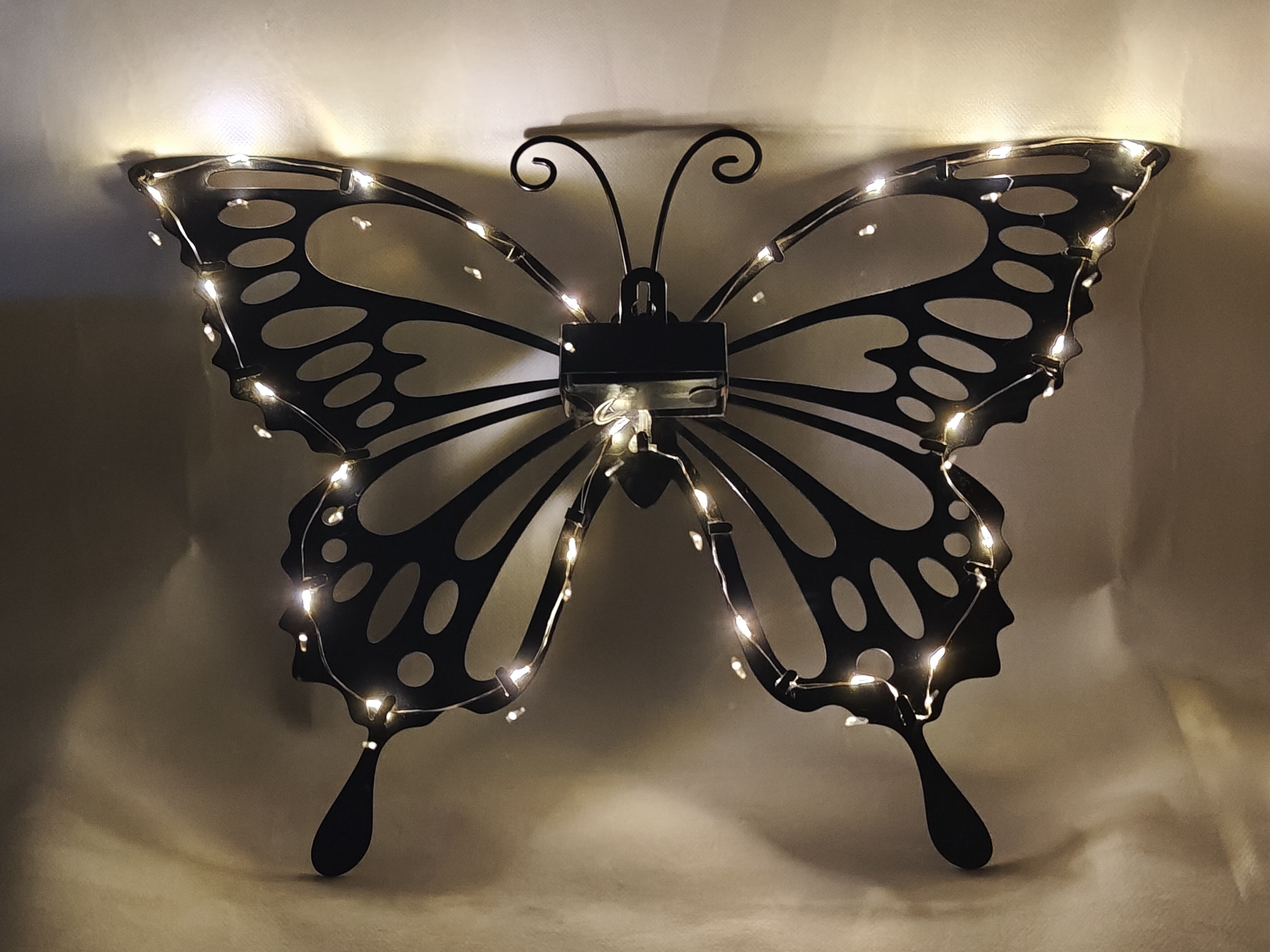 Butterfly Wall Art LED Garden Lights Solar Panel Battery Power Iron Body Outdoor Landscape Application manufacture