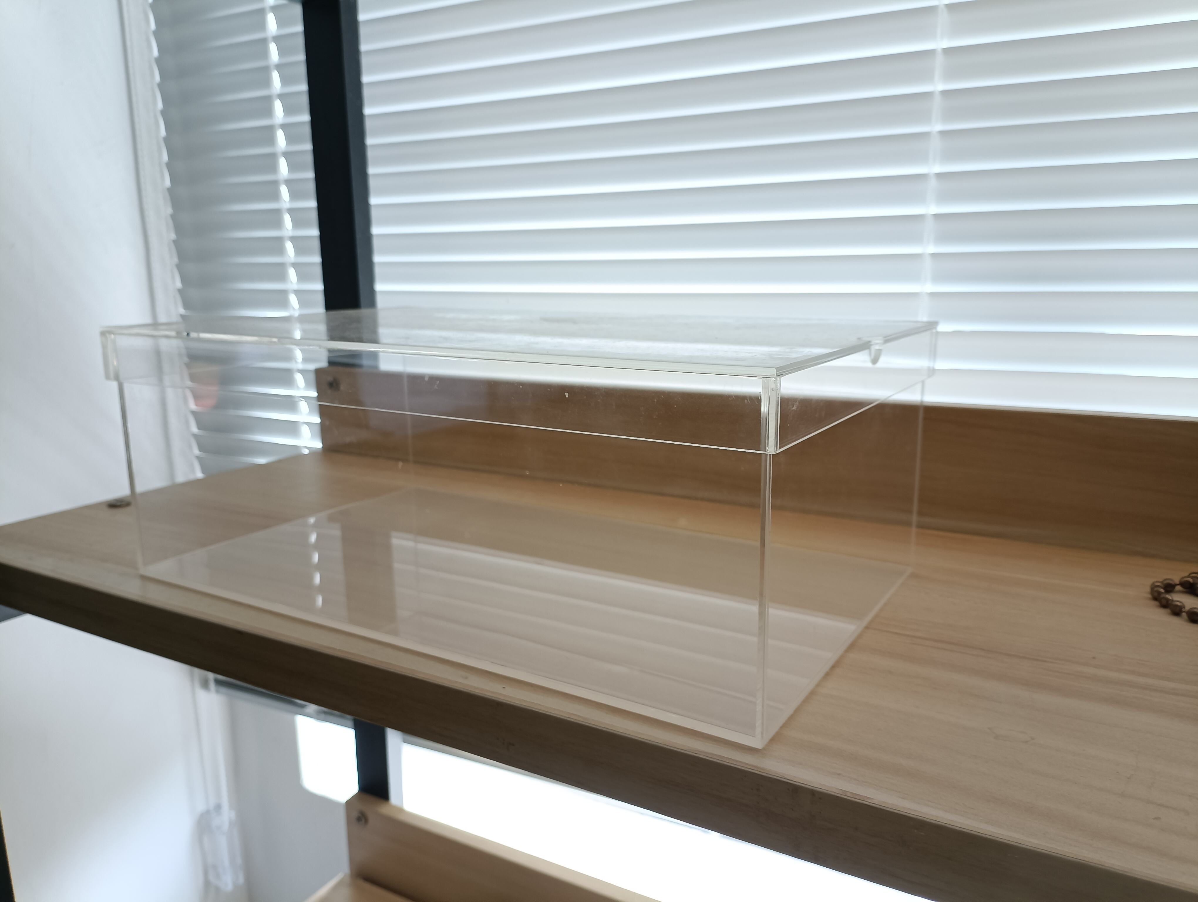 Light clear acrylic sneaker storage box for shoes supplier