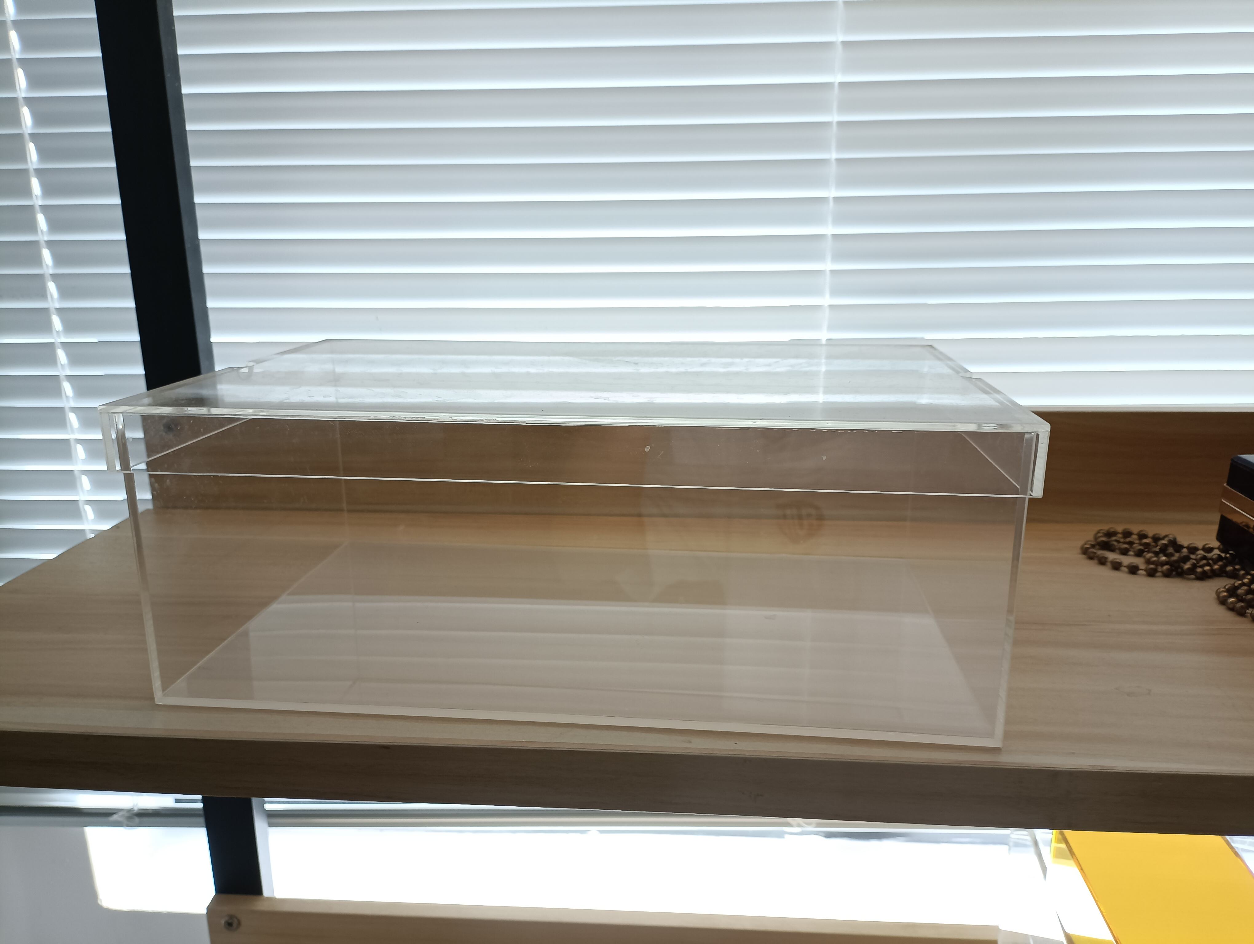 Light clear acrylic sneaker storage box for shoes manufacture