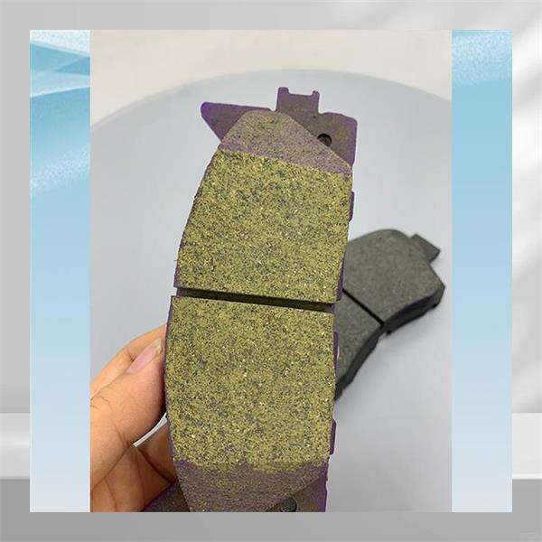 مزايا أمان محسّنة لأداء تفاضلي في الكبح تحت جميع الظروف