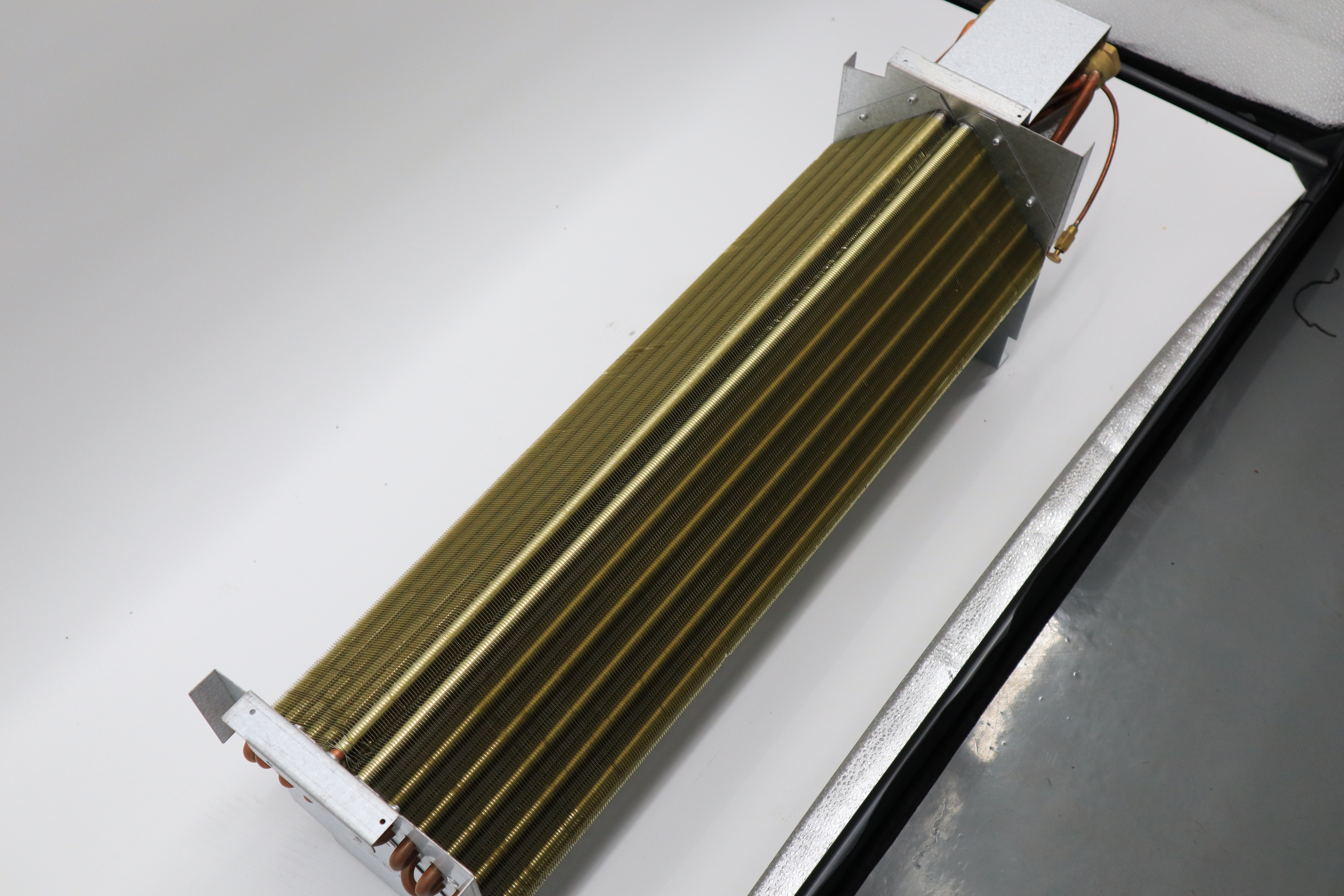 V/2D Customized Plate Fin Tube Heat exchanger evaporator for refrigeration air-conditioner supplier