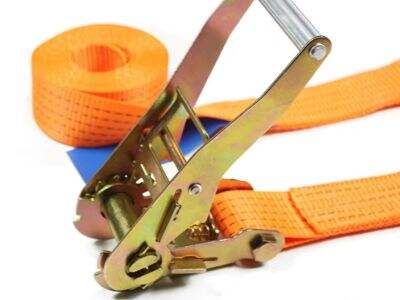 Understanding the Strength Ratings of Ratchet Straps for Safe Transportation.