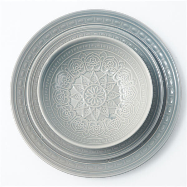 Serve up style and sophistication with trendy ceramic bowl plates