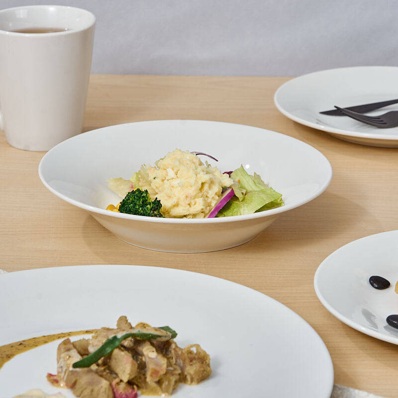 Nordic Vintage Style 16 Pcs White Porcelain Dinner Plate Sets China Factory Price Cheap Crockery Chinaware Dinnerware factory