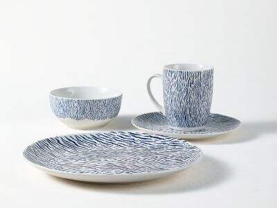 Monochrome Magic: Styling All-White Dinnerware for Contemporary Tablescapes