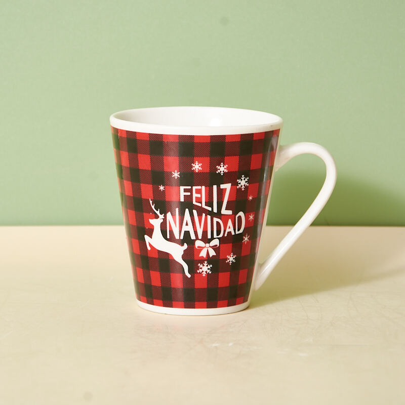 Commercial-Grade Dinner Plates Christmas Ceramic Dinnerware Set Custom American Design for Hotels & Restaurants details