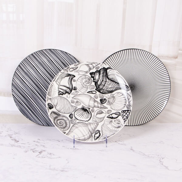 Durable and long-lasting stoneware plates for your kitchen