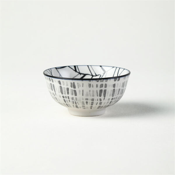 Impress your guests with these beautifully crafted stoneware pasta bowls.