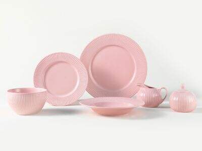 Is ceramic or porcelain dinnerware better