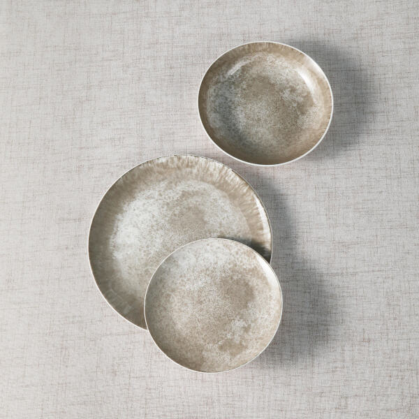Durable and elegant porcelain plates set for everyday use