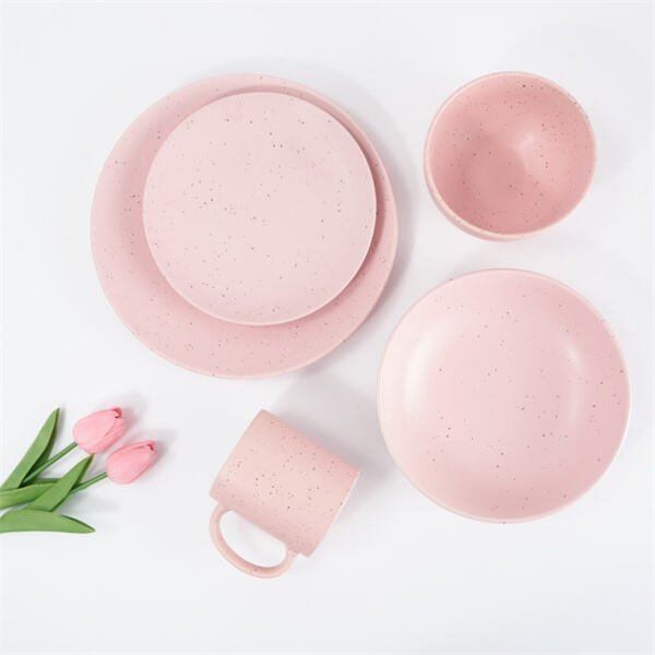 Mix and match pieces from our modern tableware sets for a personalized dining aesthetic.