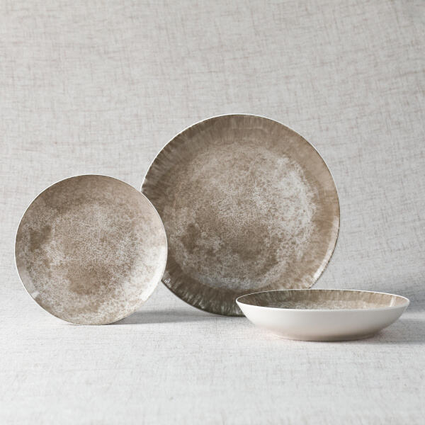 Impress your guests with a stunning porcelain plates se