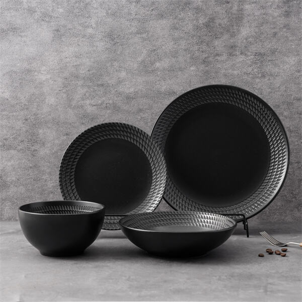 Add a Touch of Drama to Your Meals with a Sleek Black Dinnerware Se