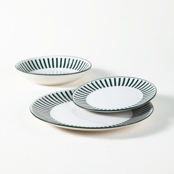 Add a Touch of Rustic Elegance to Your Table with Stoneware Dinnerware