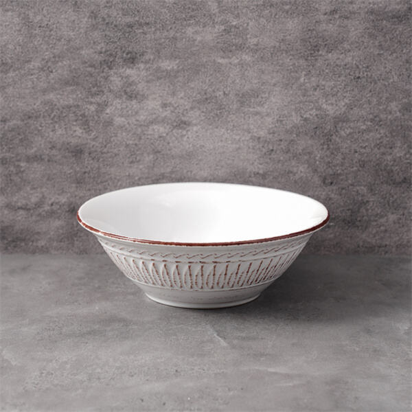 Utrzymuj nowoczesny wygląd kuchni dzięki talerzowi ceramicznemu na ramen odpornemu na zmywarkę.