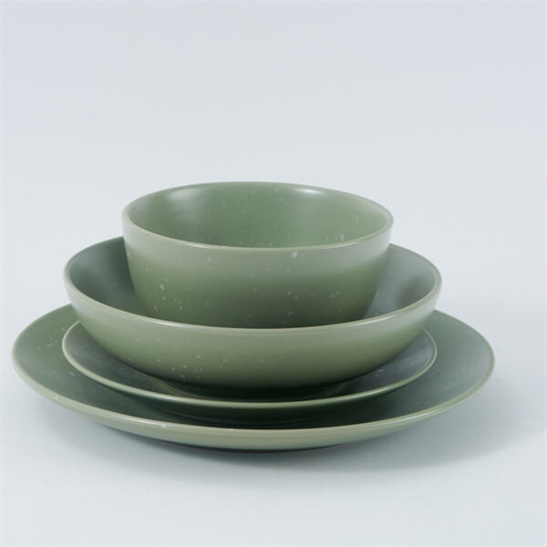 Complete your kitchen collection with a versatile plates and bowls set