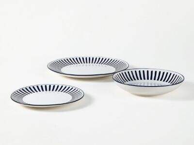 Decorated White Plates: Subtle Patterns That Never Go Out of Style