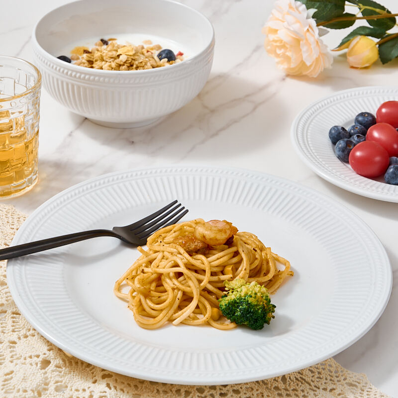 Wholesale Luxury Classic Ceramic Dinnerware Sets Customizable Plates & Bowls Dishwasher Safe Sustainable for Families & Hotels manufacture