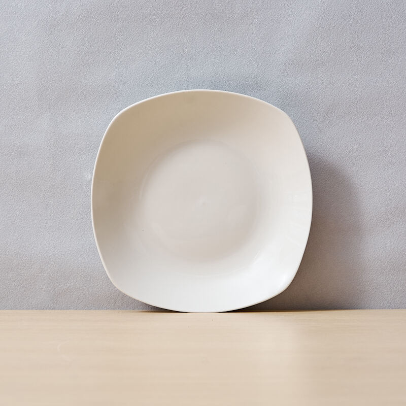 Wholesale Modern Square Ceramic Dinner Set for Hotel & Restaurant Custom 16-24 Pcs White Porcelain China Plate Durable Feature supplier