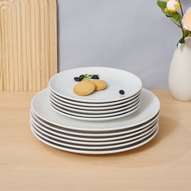 Minimalist Vintage Dinnerware Set 12-Piece White Porcelain Plates Bulk Price for Home & Restaurant factory