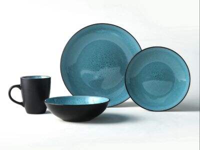 Porcelain vs. Stoneware Dinnerware Sets: Which is Right for You?