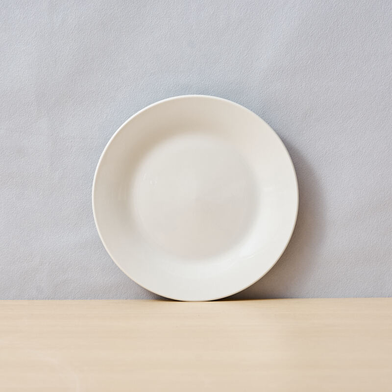 Nordic Vintage Style 16 Pcs White Porcelain Dinner Plate Sets China Factory Price Cheap Crockery Chinaware Dinnerware supplier