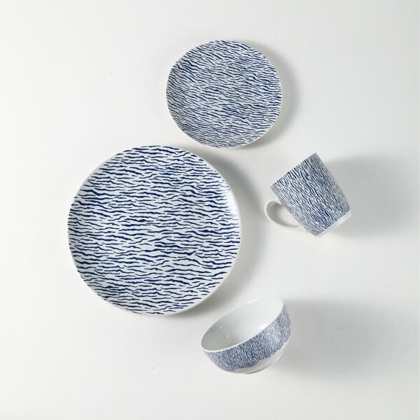 Experience the beauty and resilience of stoneware with our curated dinnerware sets.