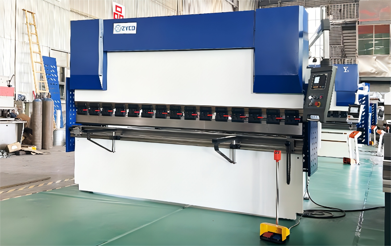 Fabrication de presses plieuses CNC TP10S