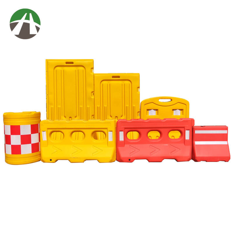 Roadway Movable Road Traffic Divide Roadblocks Water Filled Plastic Safety Barrier Water Filled Barrier factory