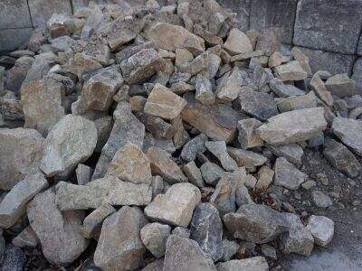 Is nature stone slippery when wet