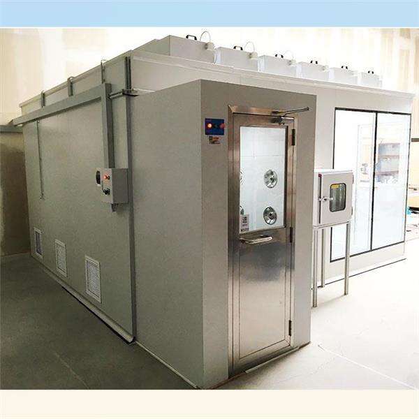 Les avantages de travailler dans une salle propre de classe ISO 8