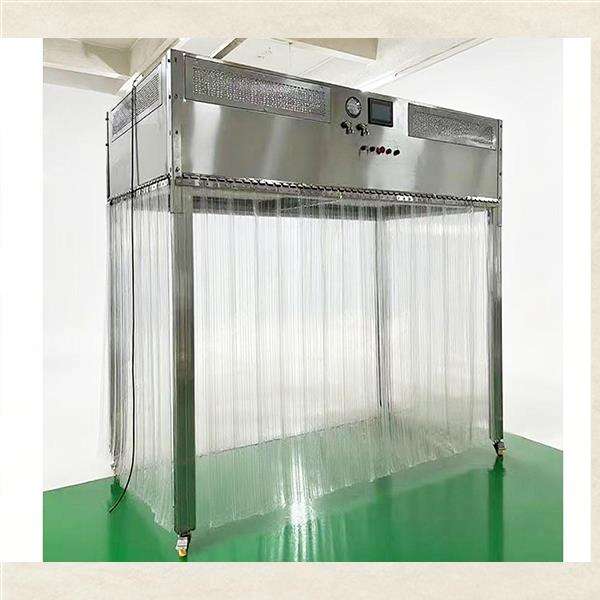 Améliorez la productivité du laboratoire grâce à nos armoires à flux laminaire avancées