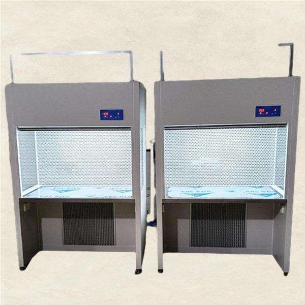 Bancs de travail à flux d'air laminaire personnalisables pour laboratoires pharmaceutiques