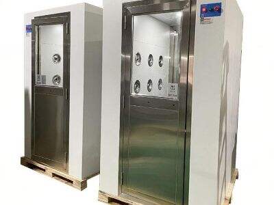 Valg av riktig laminær strømningshette: Den horisontale versus vertikale laminær strømningshette-debatten i laboratorieapplikasjoner