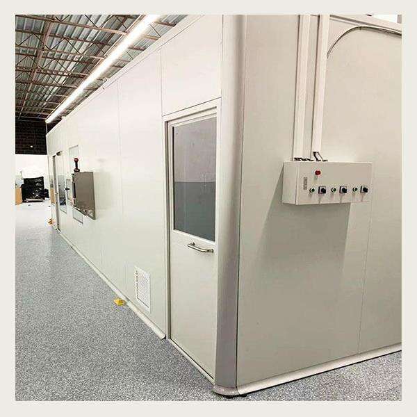 ISO-zertifizierte Reinräume zur Gewährleistung der Sterilität von Produkten