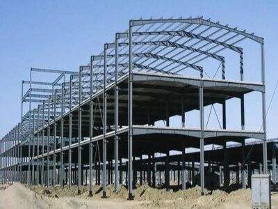 Cómo los Edificios de Estructura Metálica Mejoran la Durabilidad y la Eficiencia en Costos