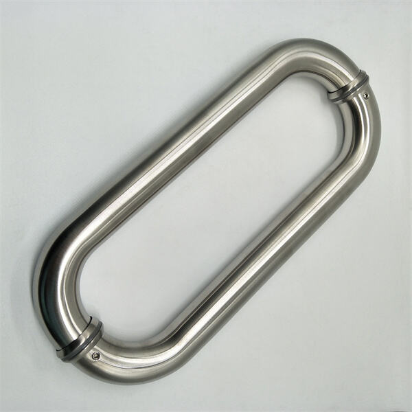 Modernisez vos portes avec une poignée de porte en verre noir sophistiquée