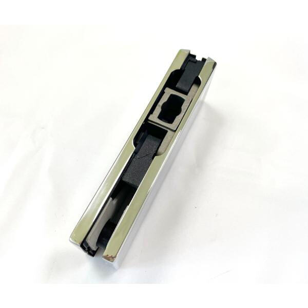 उच्च-गुणवत्ता वाले शॉवर हार्डवेयर के साथ अपने बाथरूम के नवीकरण को पूरा करें।