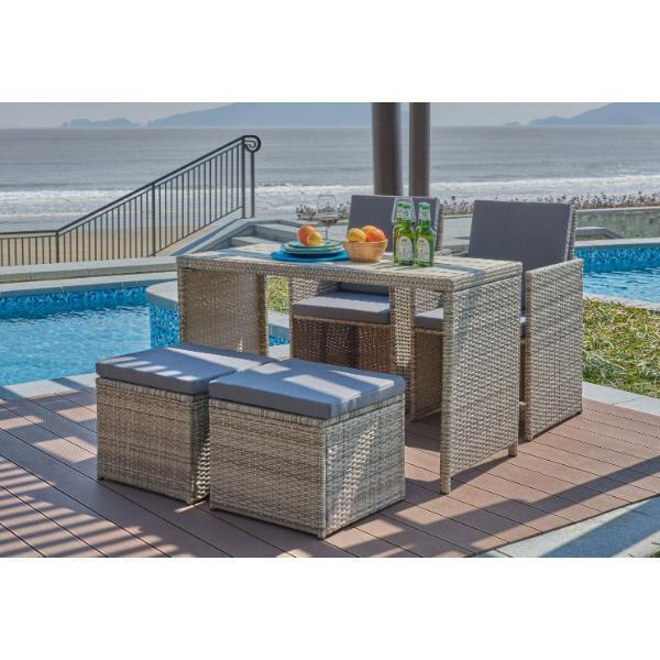 Njut av Utomordentlig Komfort och Stil med Vårt Moderna Luxe-Matsalsbord Se